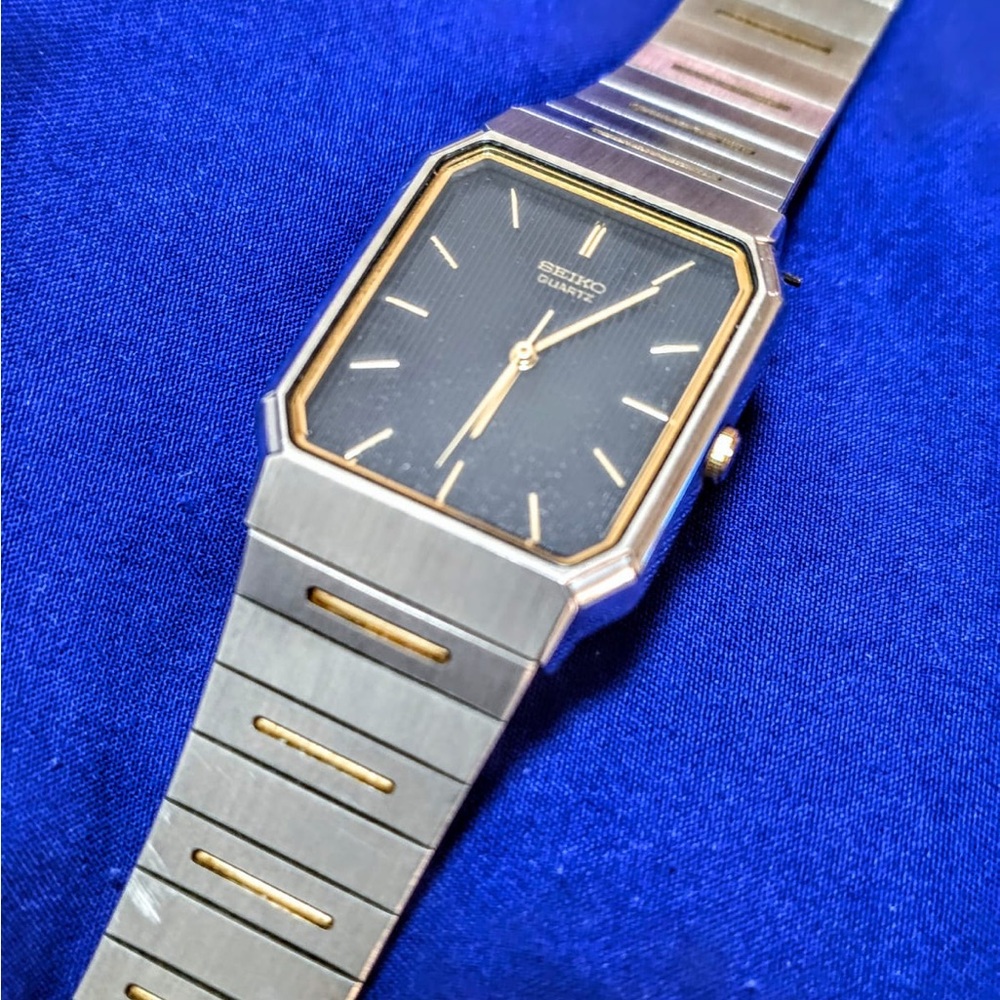 Seiko Vintage Classic Tank Mens Watch
New battery, fully working